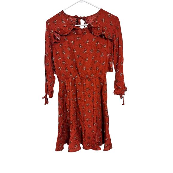 Velvet Torch Nordstrom Red Floral 3/4 Sleeve Mini Dress Size Medium NWT - Picture 1 of 6